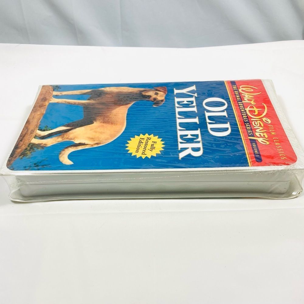 VTG Walt Disney Classics: Old Yeller VHS, Sealed - Picture 4 of 8